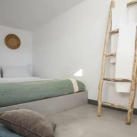 Jonaz Suites Aparthotel *
